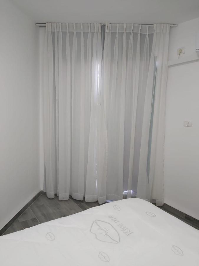 Rina Vacation Apartment ティベリア エクステリア 写真